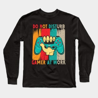 do not disturb gamer at work Long Sleeve T-Shirt